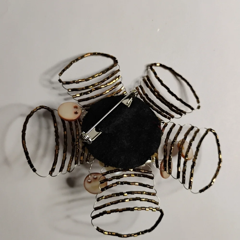Beautiful Artisans Handmade‎ Floral Mother of Pearl and Glass Beaded Brooch